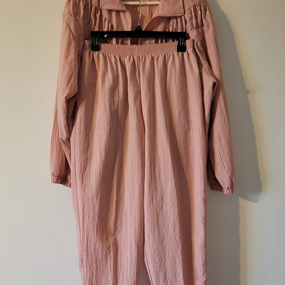Nina St.Claire vintage pink 2 piece windbreaker set. Size L. Like new condition.